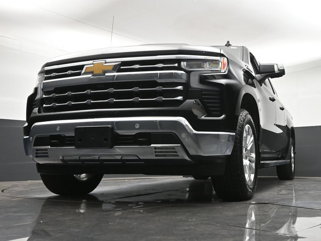 Certified 2023 Chevrolet Silverado 1500 LTZ w/ LTZ Premium Package AWD/4WD image 30