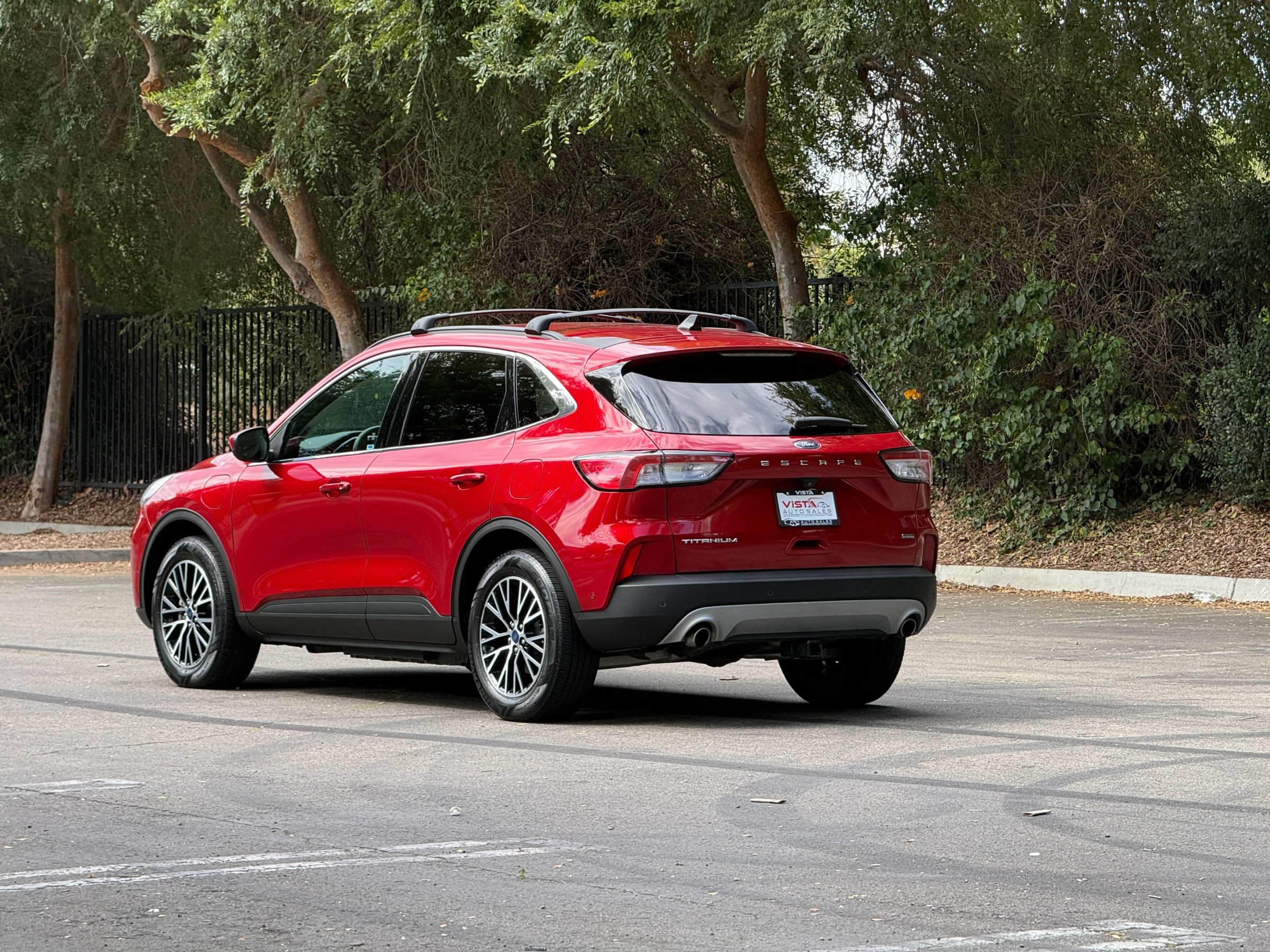 Used 2021 Ford Escape Titanium FWD image 3