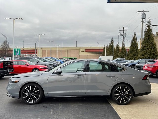 Used 2025 Honda Accord Touring image 8