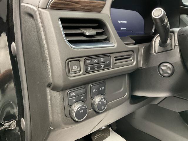 Used 2022 Chevrolet Suburban Z71 w/ Luxury Package AWD/4WD image 15