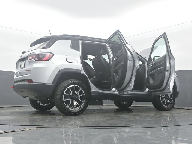 Used 2024 Jeep Compass Trailhawk w/ Sun and Sound Group AWD/4WD image 61