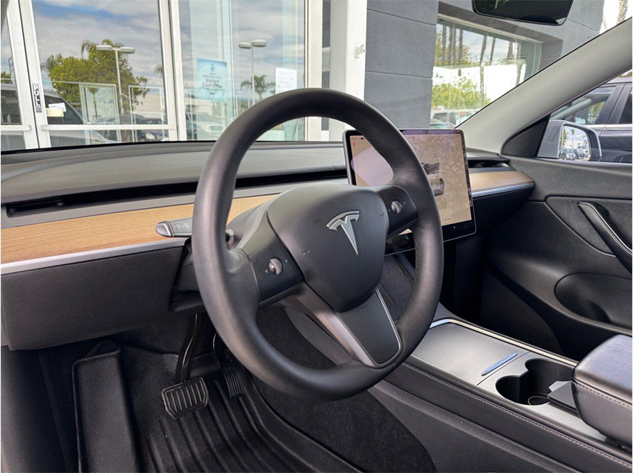 Used 2022 Tesla Model Y Long Range AWD/4WD image 20