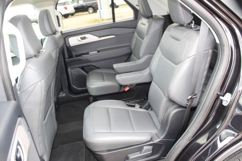 Used 2025 Ford Explorer Active w/ Active Comfort Package image 17