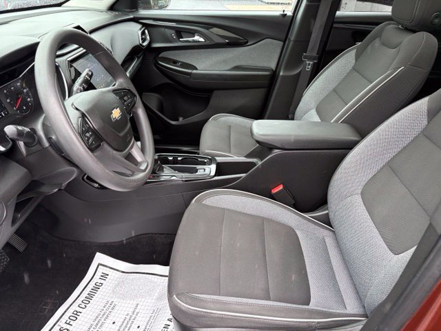 Used 2021 Chevrolet TrailBlazer LT w/ Sun and Liftgate Package AWD/4WD image 9