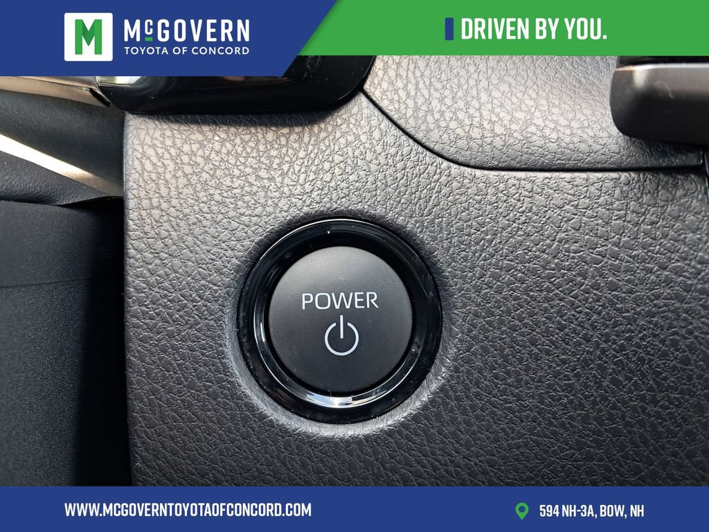 Used 2025 Toyota Camry SE w/ Convenience Package FWD image 28