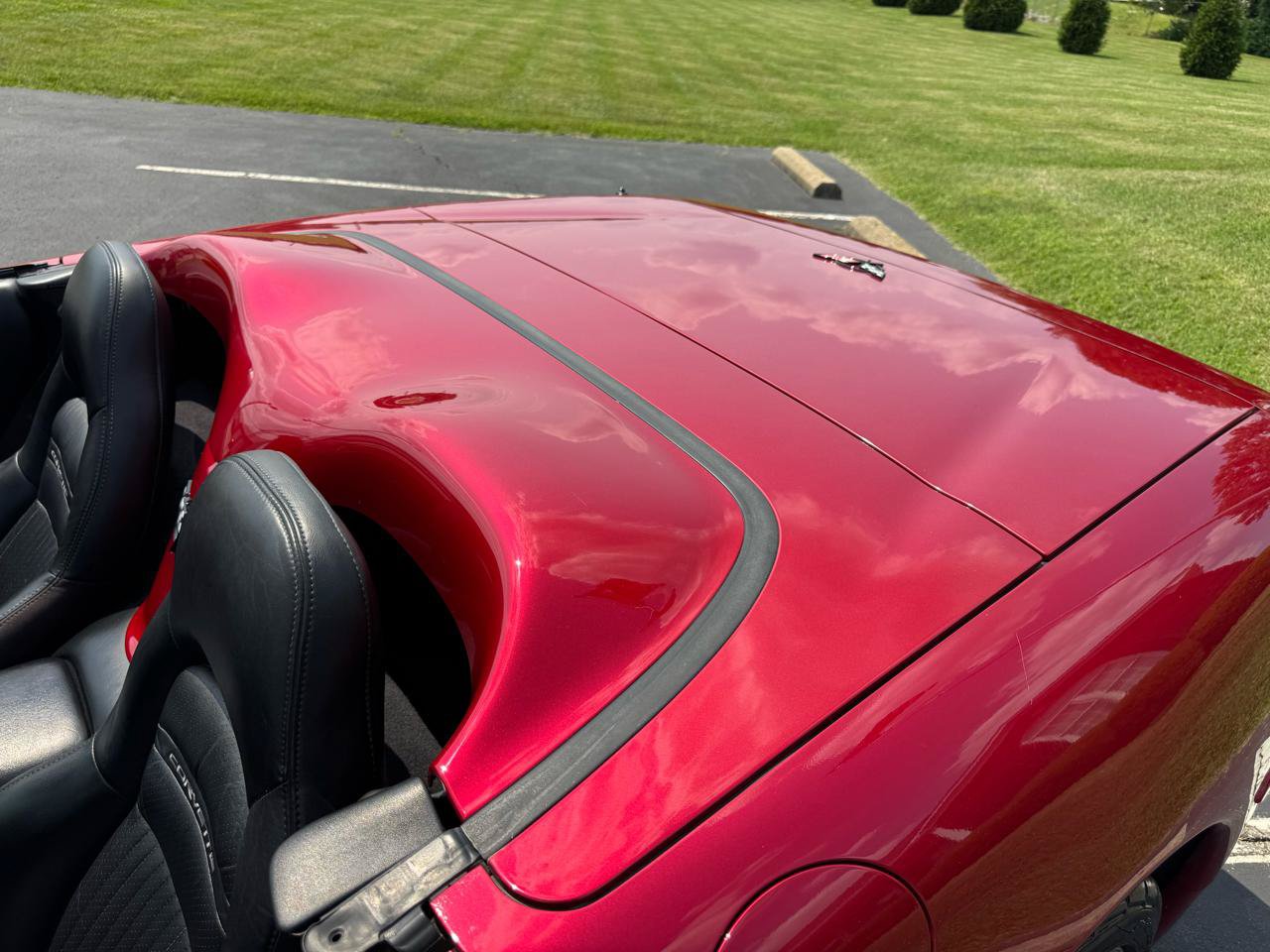 Used 2004 Chevrolet Corvette Convertible w/ Preferred Equipment Group RWD image 31