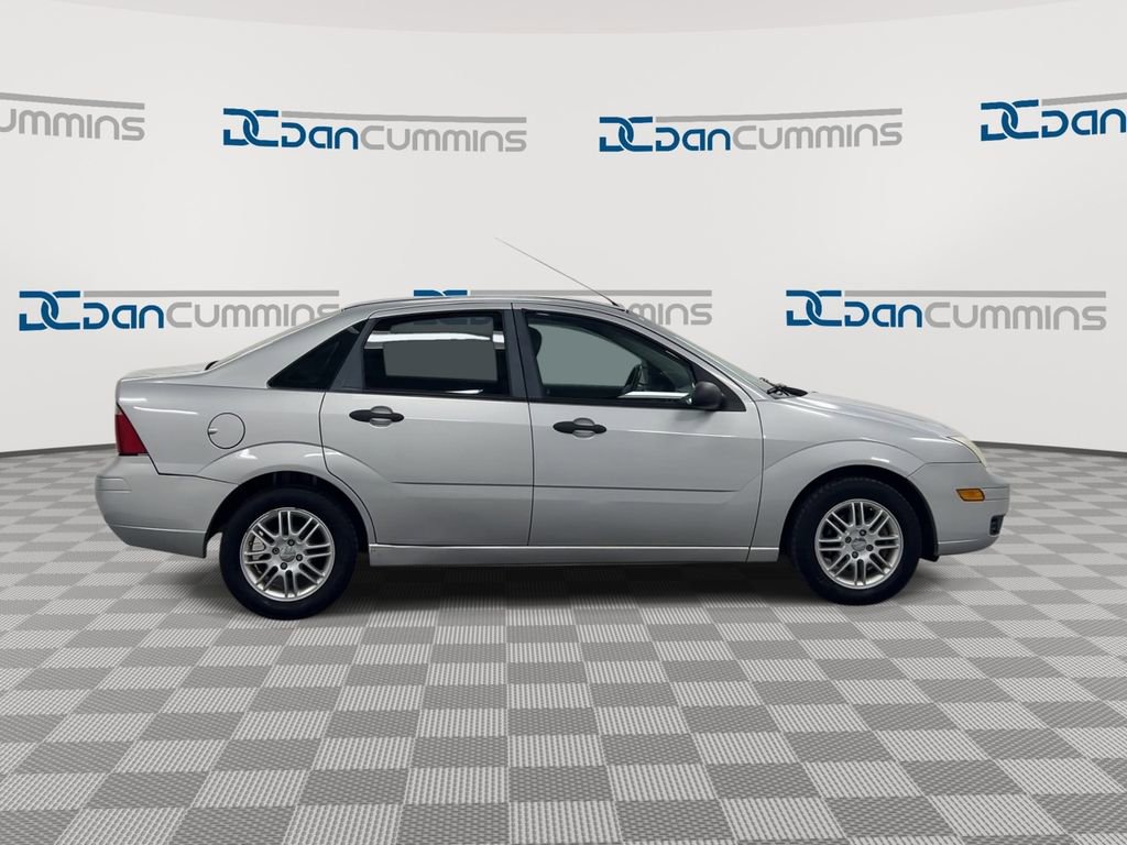 Used 2007 Ford Focus S FWD image 9