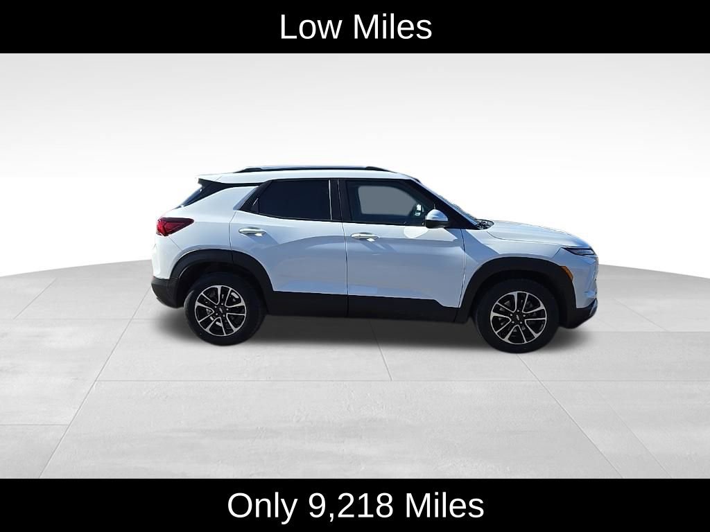 Used 2024 Chevrolet TrailBlazer LT w/ Convenience Package image 2