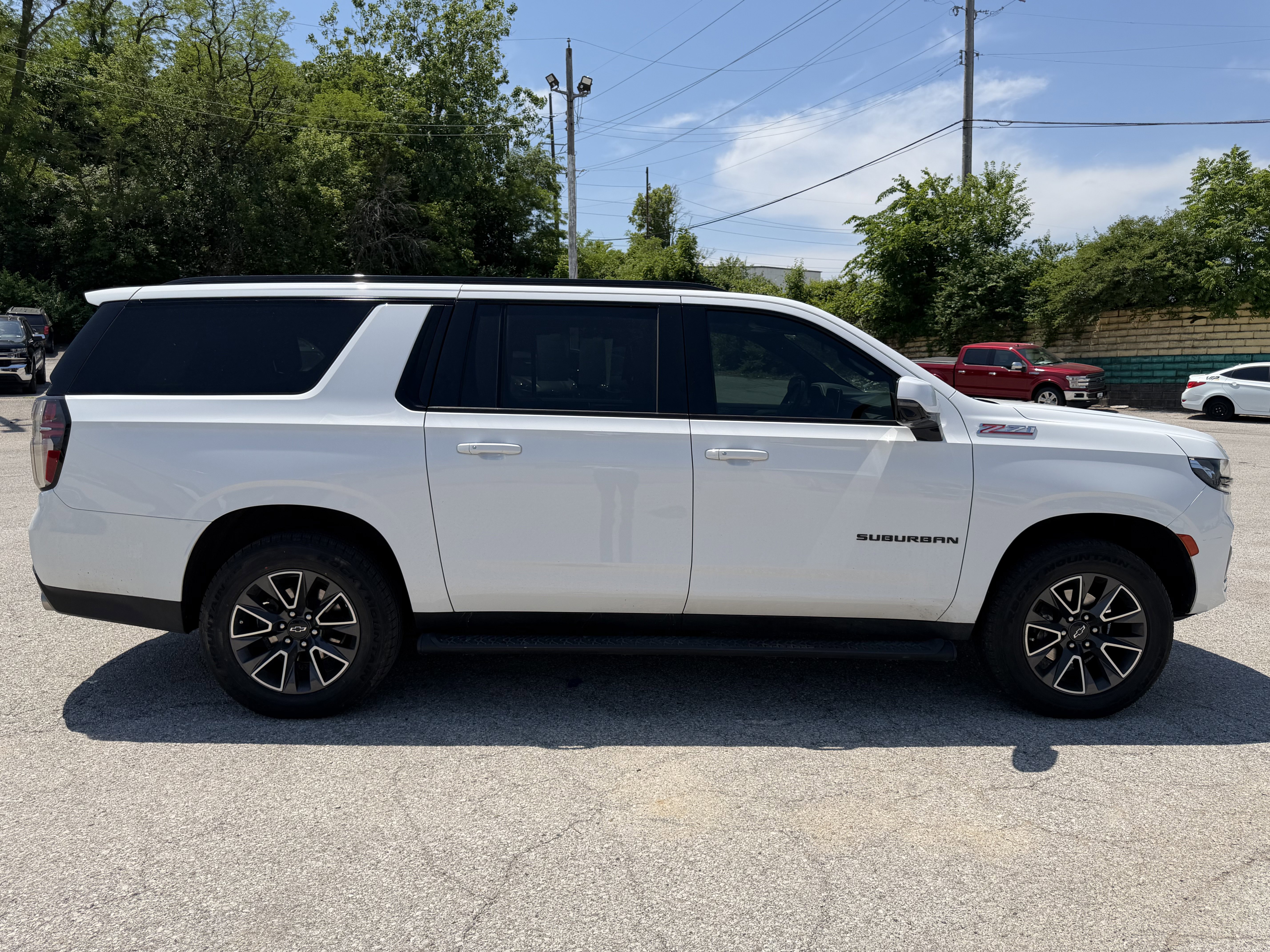 Used 2022 Chevrolet Suburban Z71 w/ Z71 Off-Road Package AWD/4WD image 8