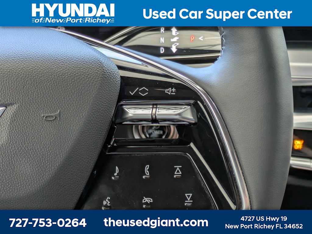 Used 2024 Cadillac Lyriq Luxury RWD image 38