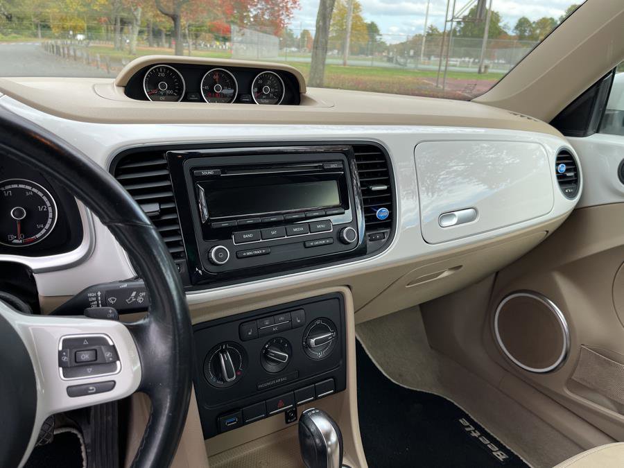 Used 2013 Volkswagen Beetle TDI FWD image 25
