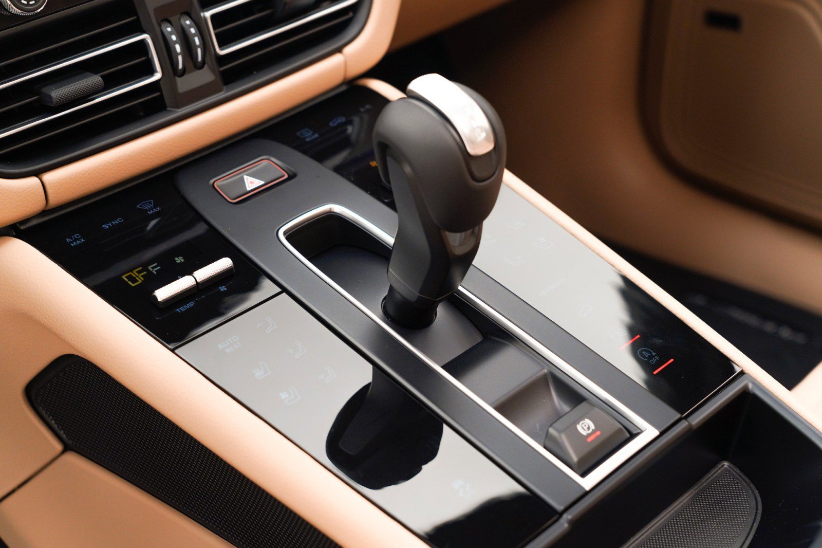 New 2026 Porsche Macan image 29