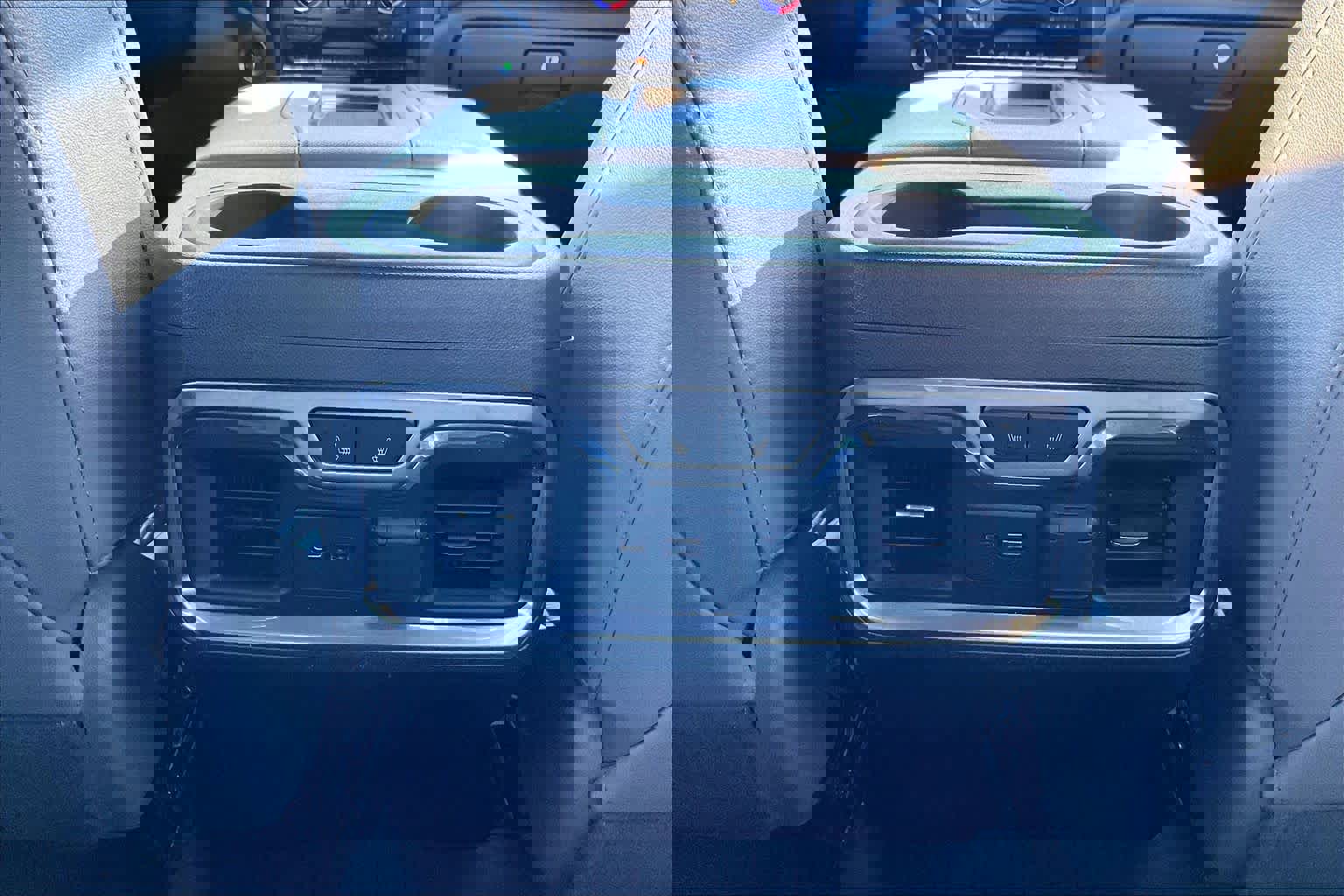 Used 2019 GMC Sierra 1500 SLT w/ SLT Premium Package image 33