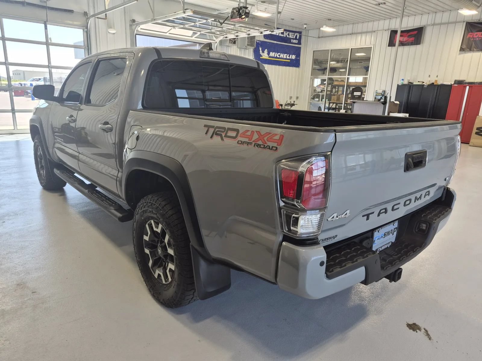 Used 2021 Toyota Tacoma TRD Off-Road w/ TRD Premium Off Road Package AWD/4WD image 5