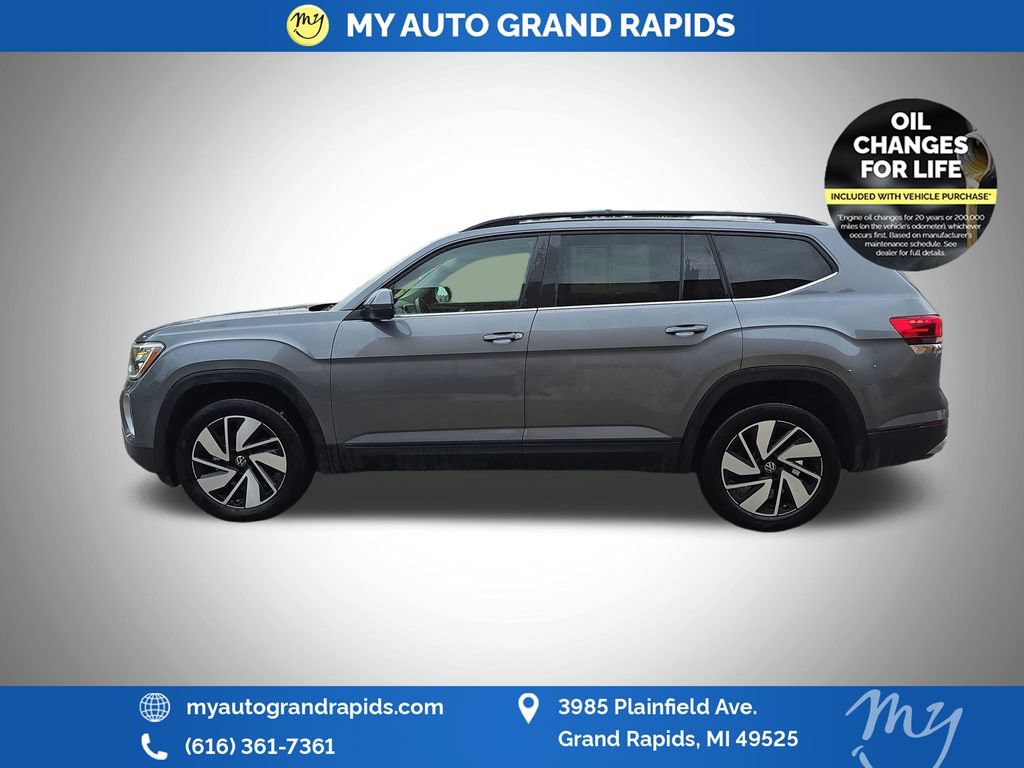 Used 2025 Volkswagen Atlas SE AWD/4WD image 4