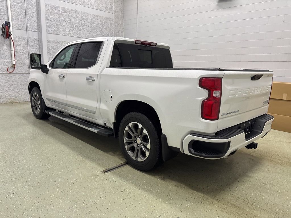 Used 2024 Chevrolet Silverado 1500 High Country w/ Technology Package AWD/4WD image 7