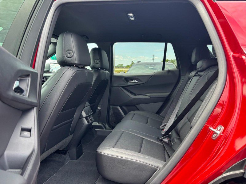 New 2026 Chevrolet Equinox LT w/ Convenience Package II FWD image 5