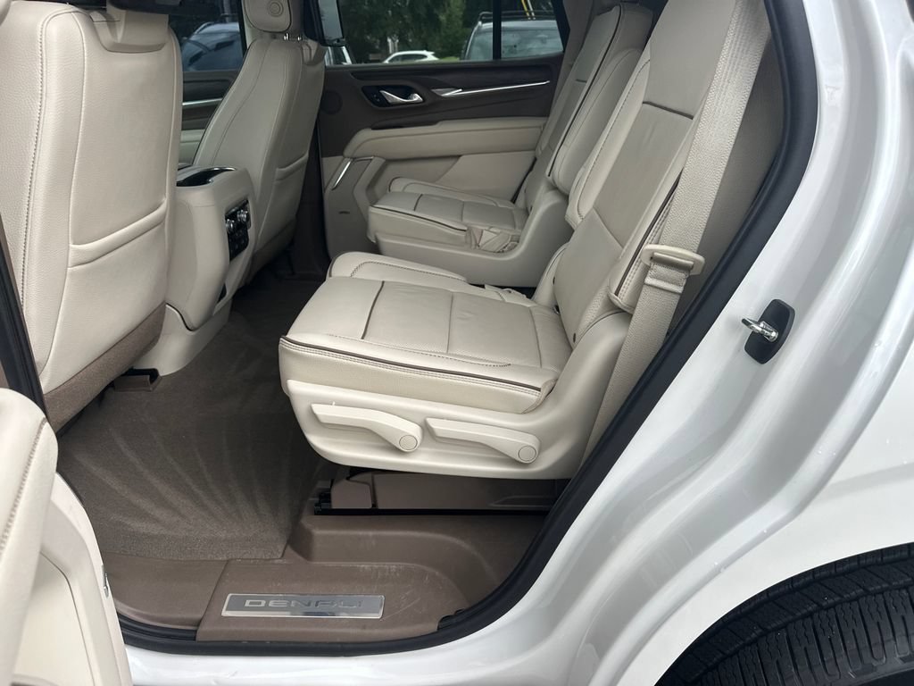 Used 2021 GMC Yukon Denali w/ Denali Ultimate Package AWD/4WD image 13