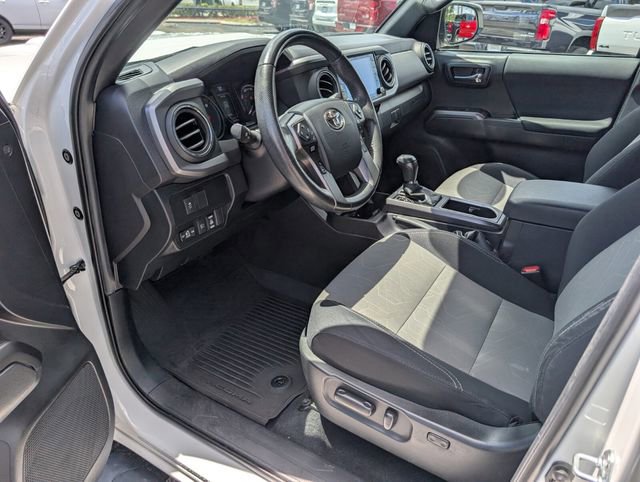 Used 2022 Toyota Tacoma TRD Sport w/ Technology Package image 11