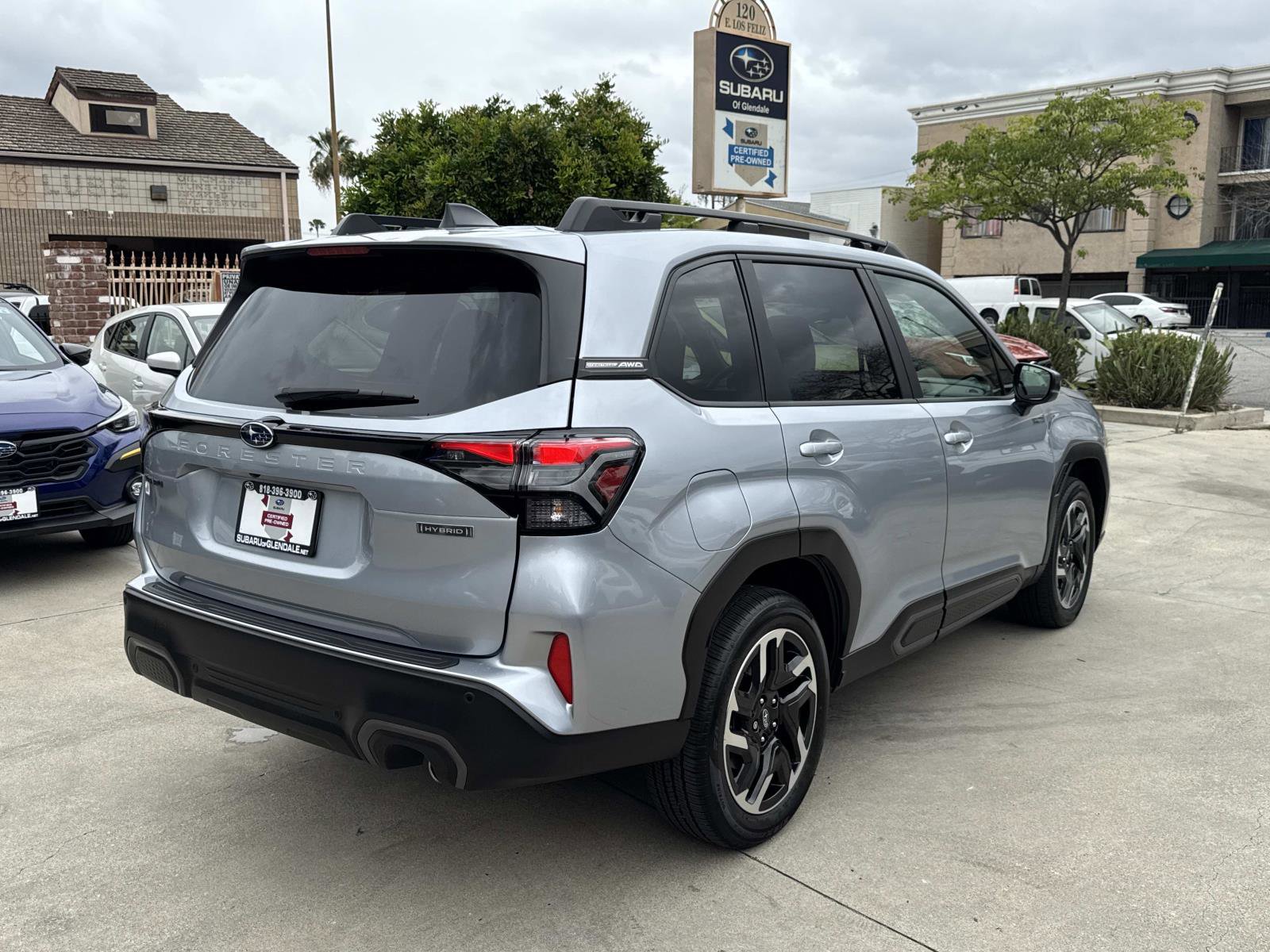 Used 2025 Subaru Forester Limited w/ Popular Package image 4