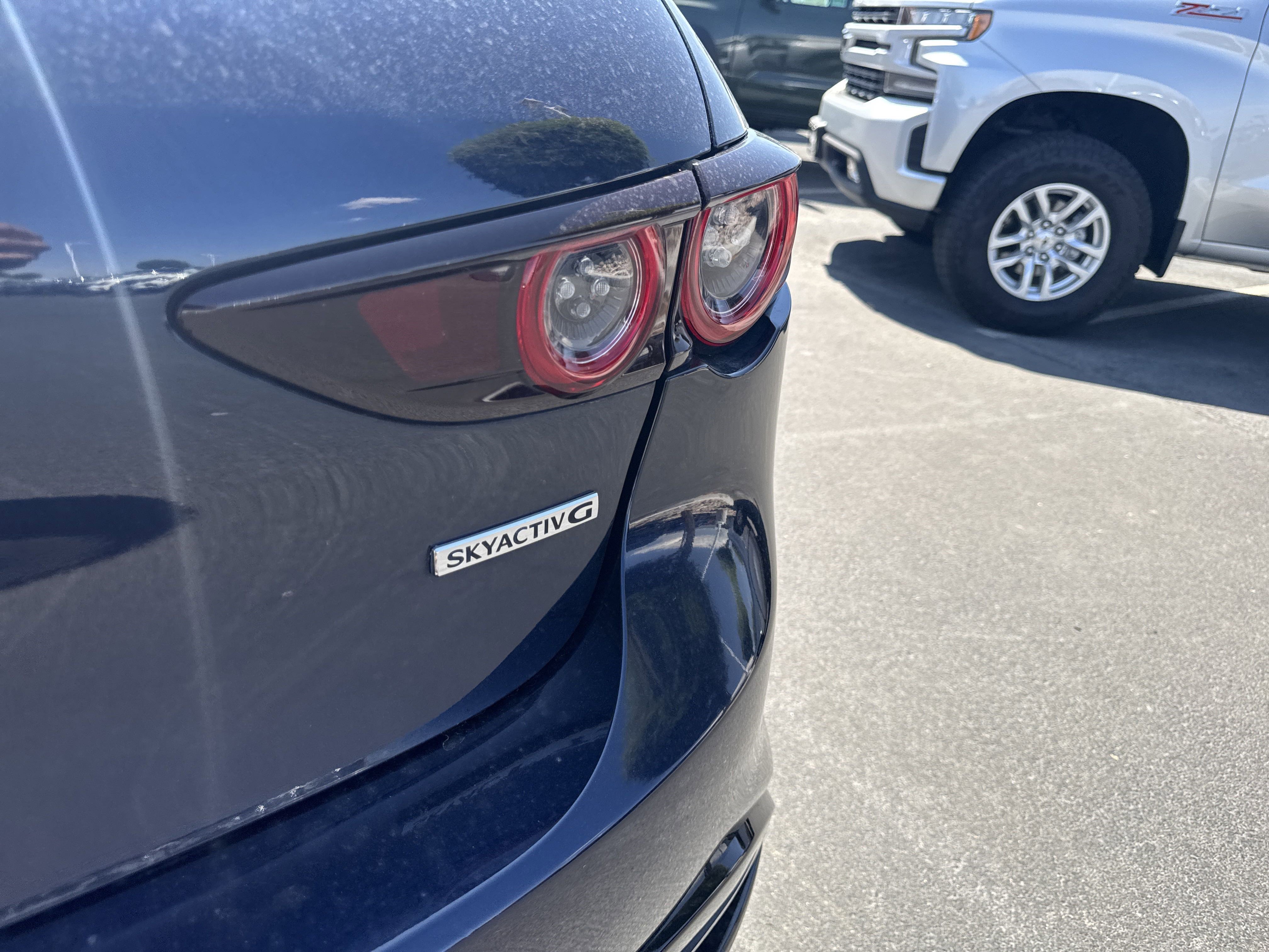 Used 2019 MAZDA MAZDA3 Hatchback w/ Premium Package image 8