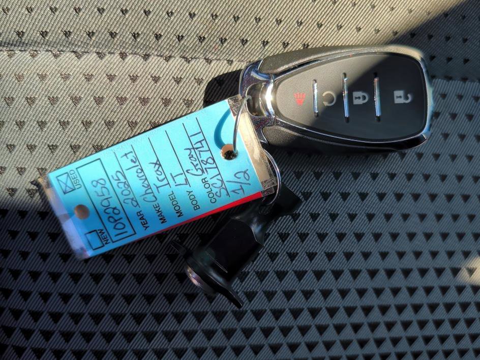 Used 2025 Chevrolet Trax LT image 30