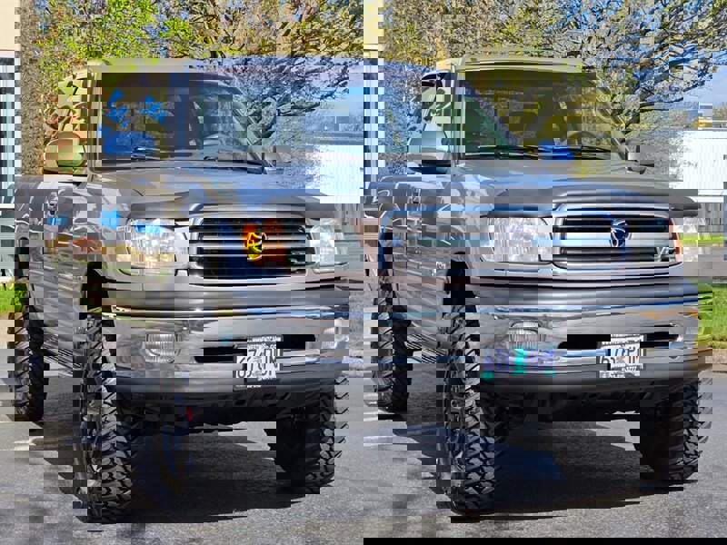 Used 2000 Toyota Tundra SR5 image 2