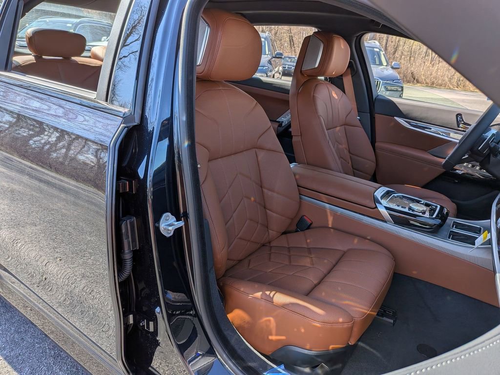 New 2026 BMW 760i xDrive w/ Executive Package image 24