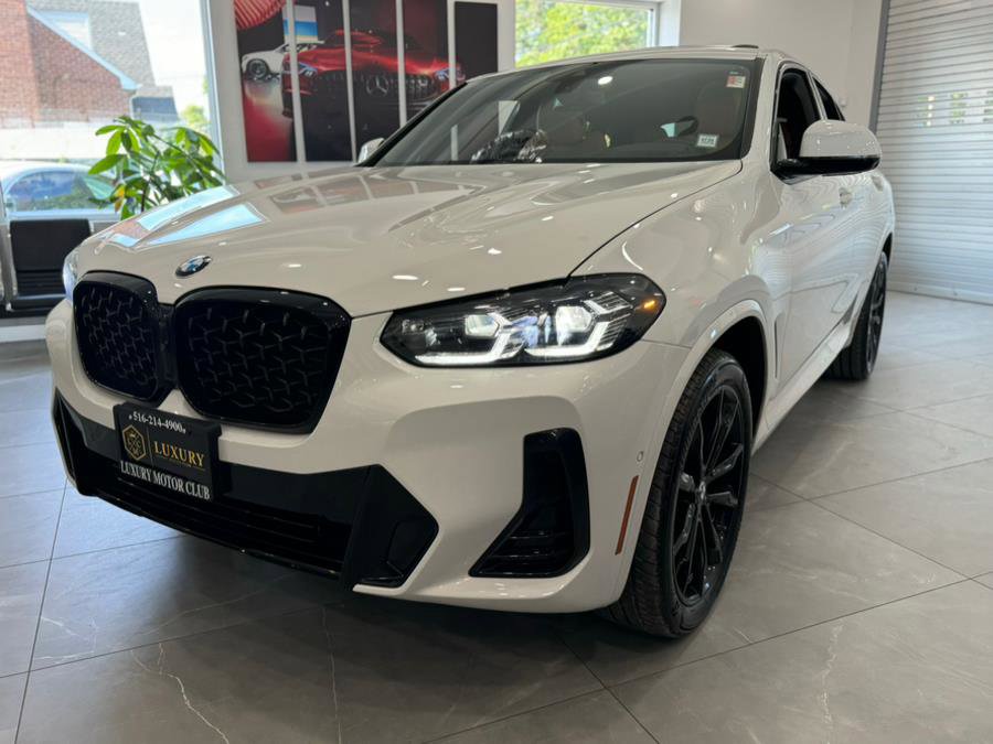 Used 2025 BMW X4 xDrive30i w/ Premium Package image 3