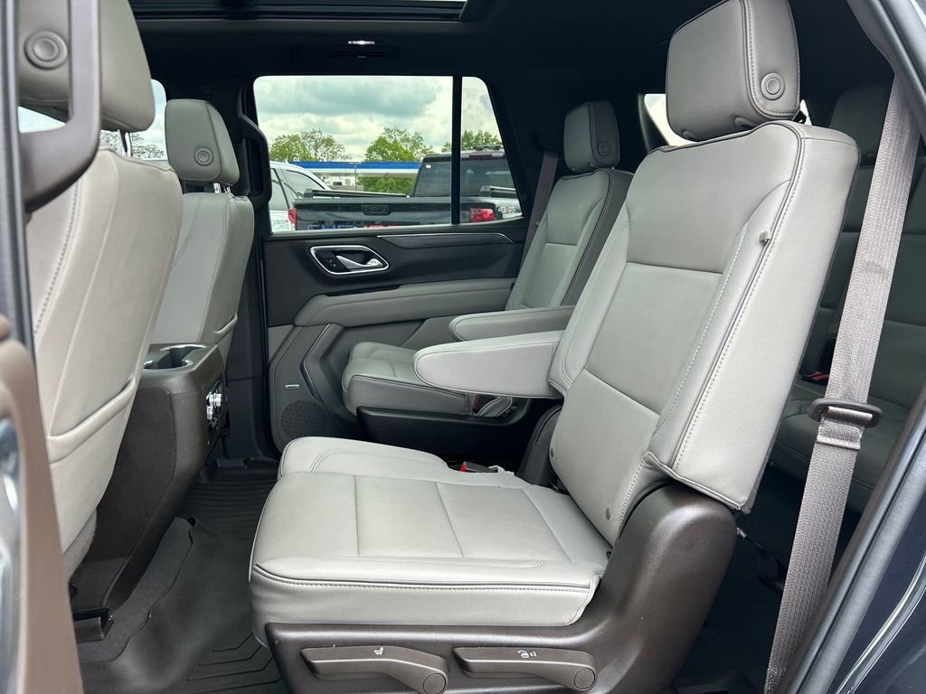 Certified 2023 GMC Yukon SLT w/ SLT Premium Package AWD/4WD image 38