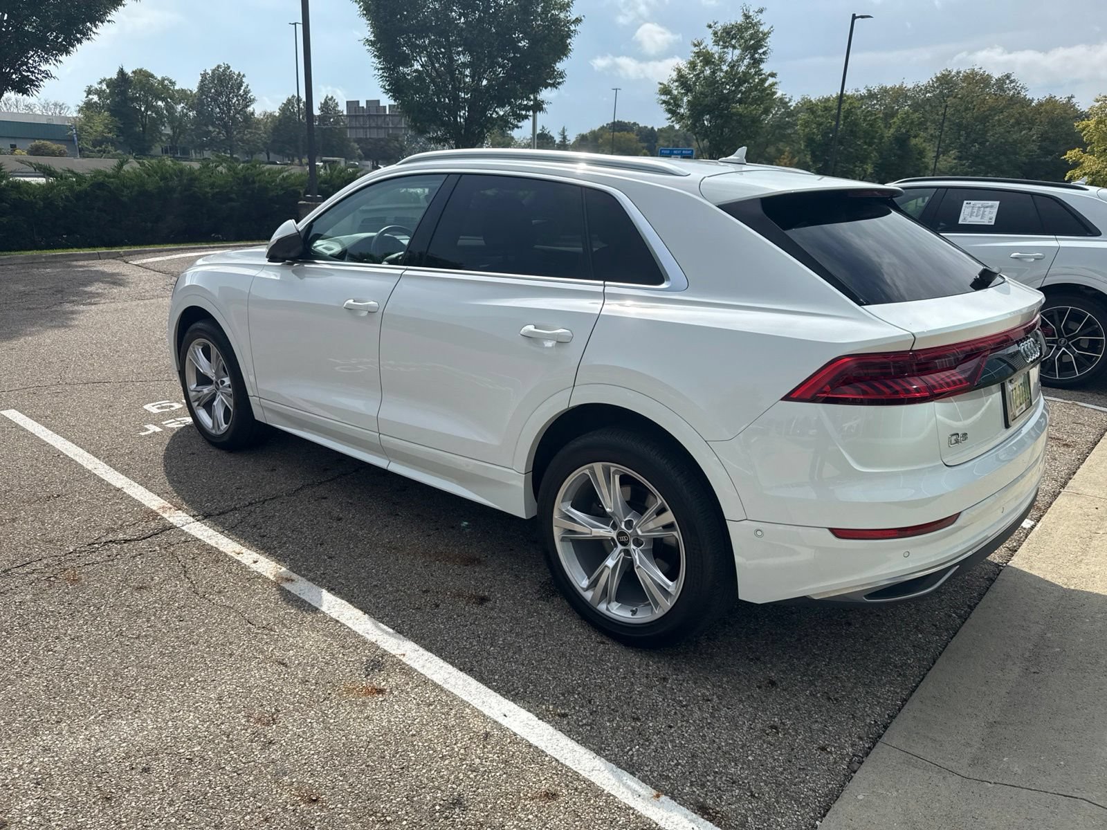 Used 2023 Audi Q8 Premium w/ Convenience Package AWD/4WD image 3
