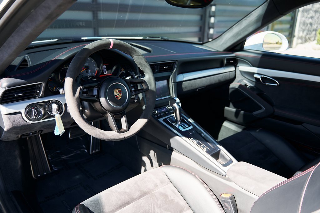 Used 2014 Porsche 911 GT3 image 3