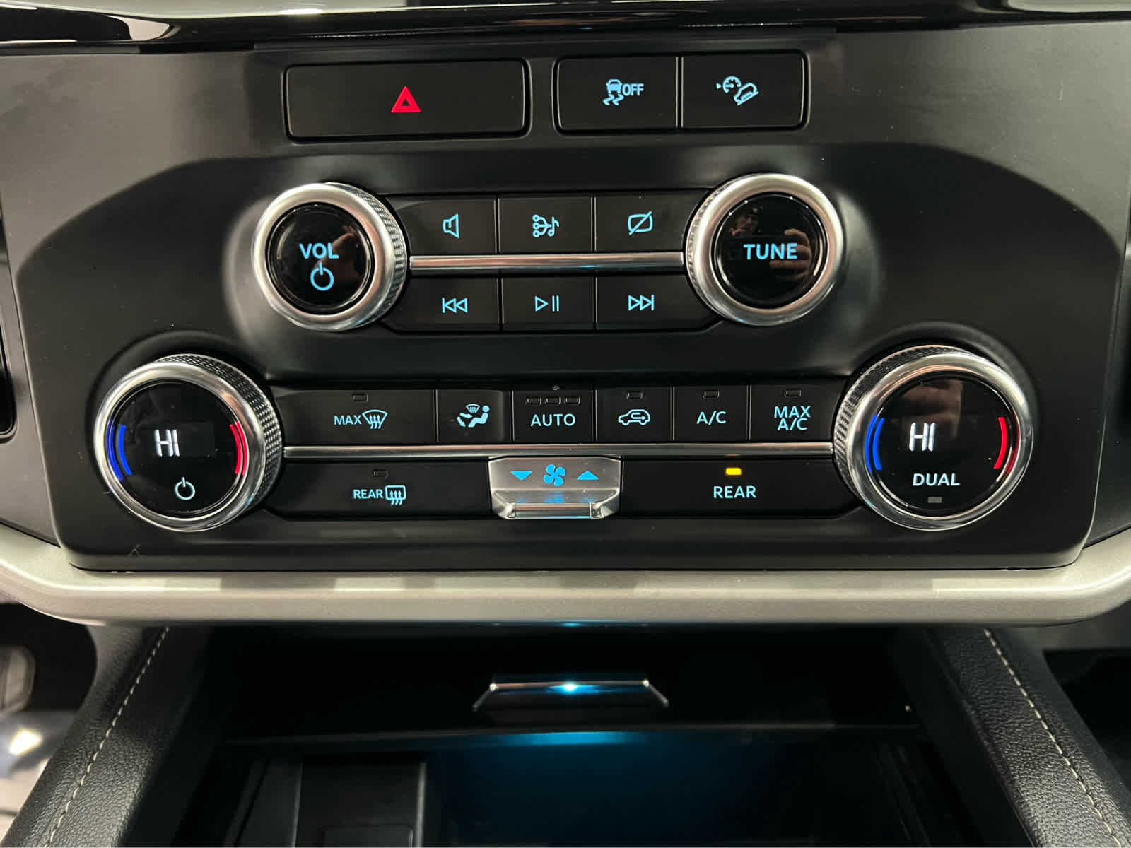 Used 2022 Ford Expedition XLT image 23