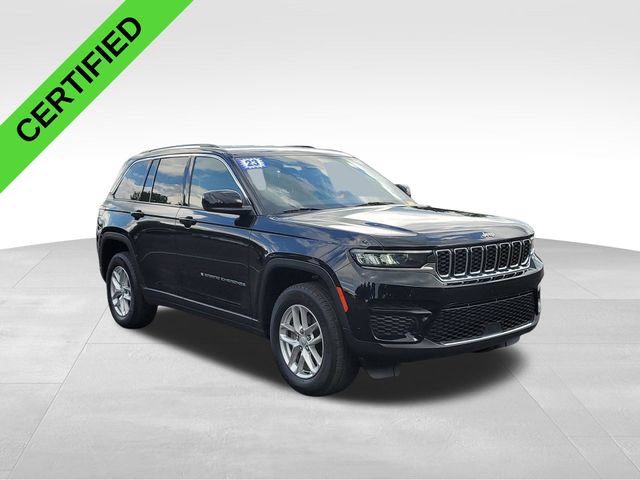 Used 2023 Jeep Grand Cherokee Laredo w/ Luxury Tech Group I AWD/4WD image 3