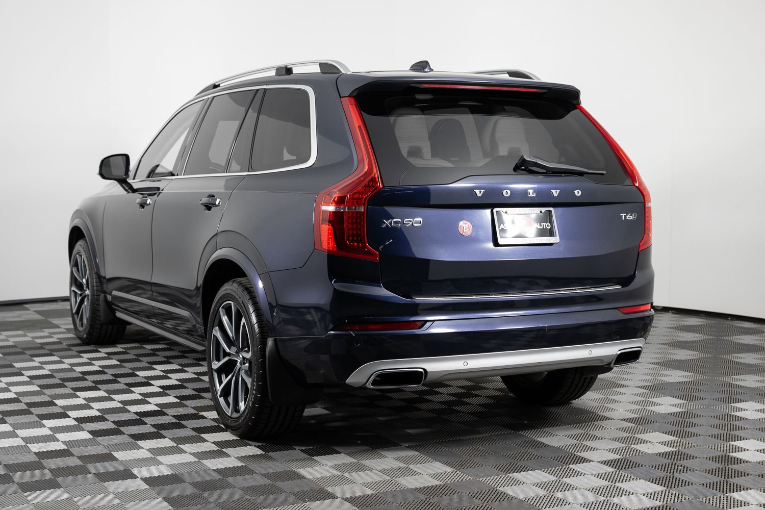 Used 2016 Volvo XC90 T6 Momentum AWD/4WD image 5