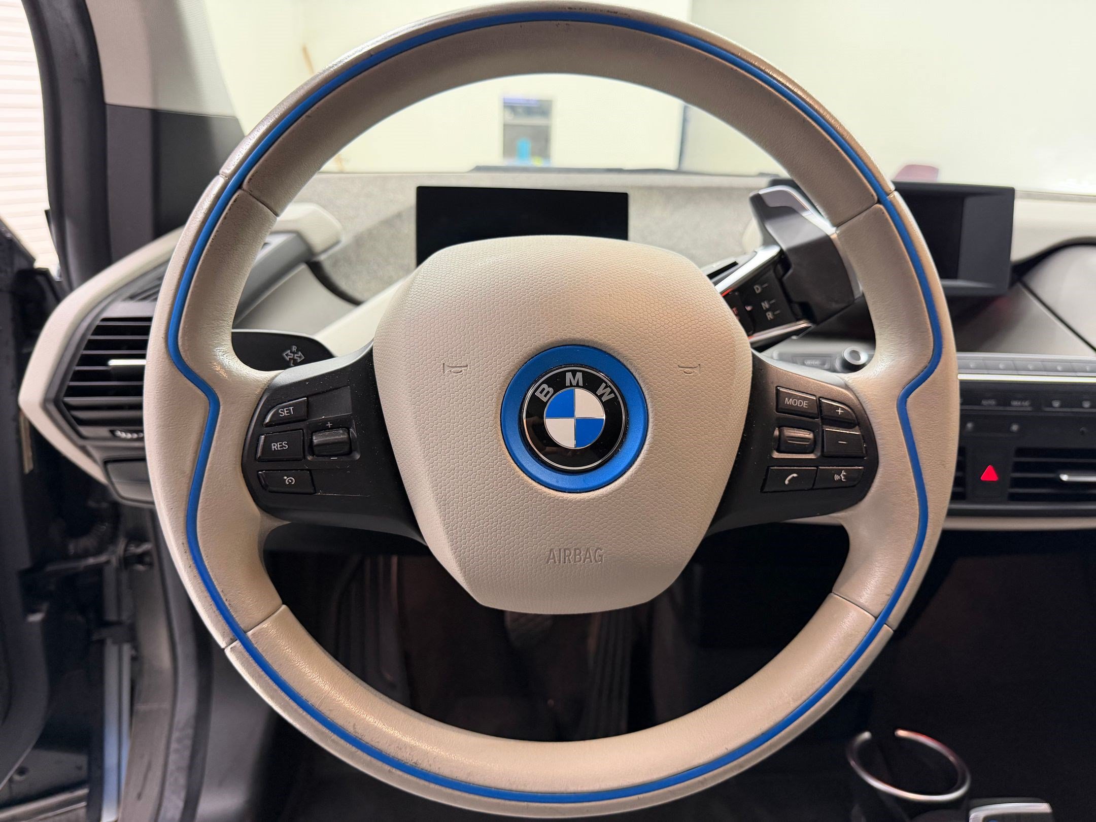 Used 2015 BMW i3 w/ Range Extender RWD image 11