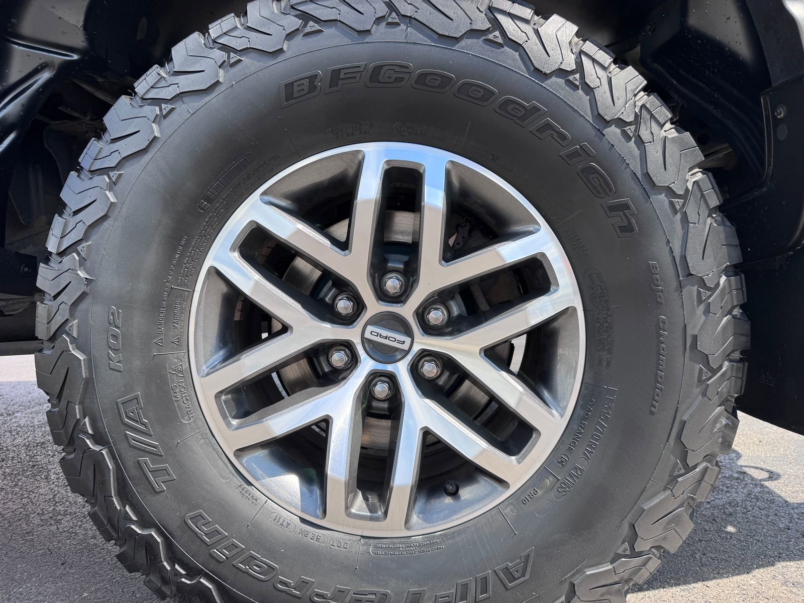 Used 2017 Ford F150 Raptor w/ Equipment Group 802A Luxury image 30