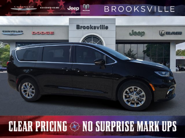 New 2026 Chrysler Pacifica Limited w/ Trailer Tow Group