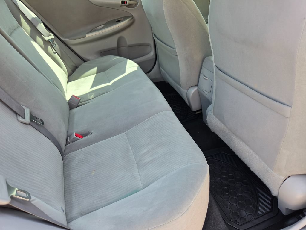 Used 2010 Toyota Corolla LE FWD image 29
