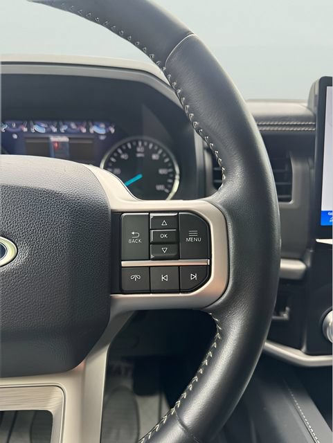 Used 2024 Ford Expedition XLT AWD/4WD image 25