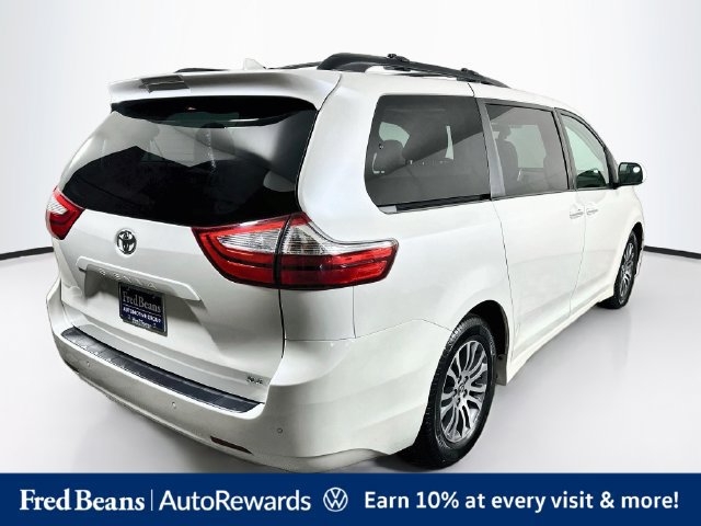 Used 2018 Toyota Sienna XLE Premium FWD image 9