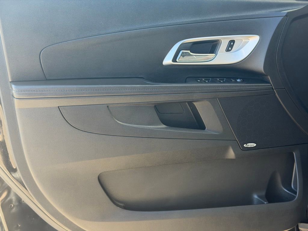 Used 2016 Chevrolet Equinox LTZ w/ Enhanced Convenience Package image 23