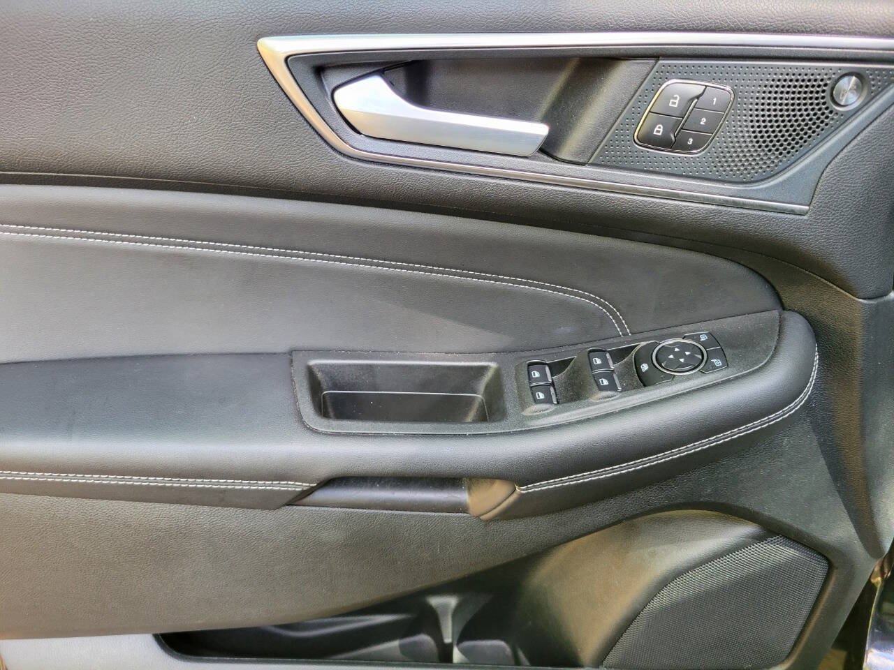Used 2024 Ford Edge Titanium AWD/4WD image 18