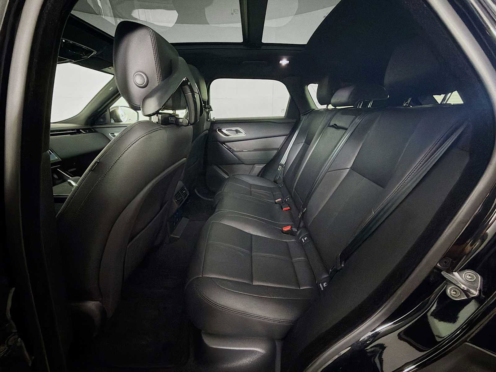 Used 2026 Land Rover Range Rover Velar Dynamic SE AWD/4WD image 22