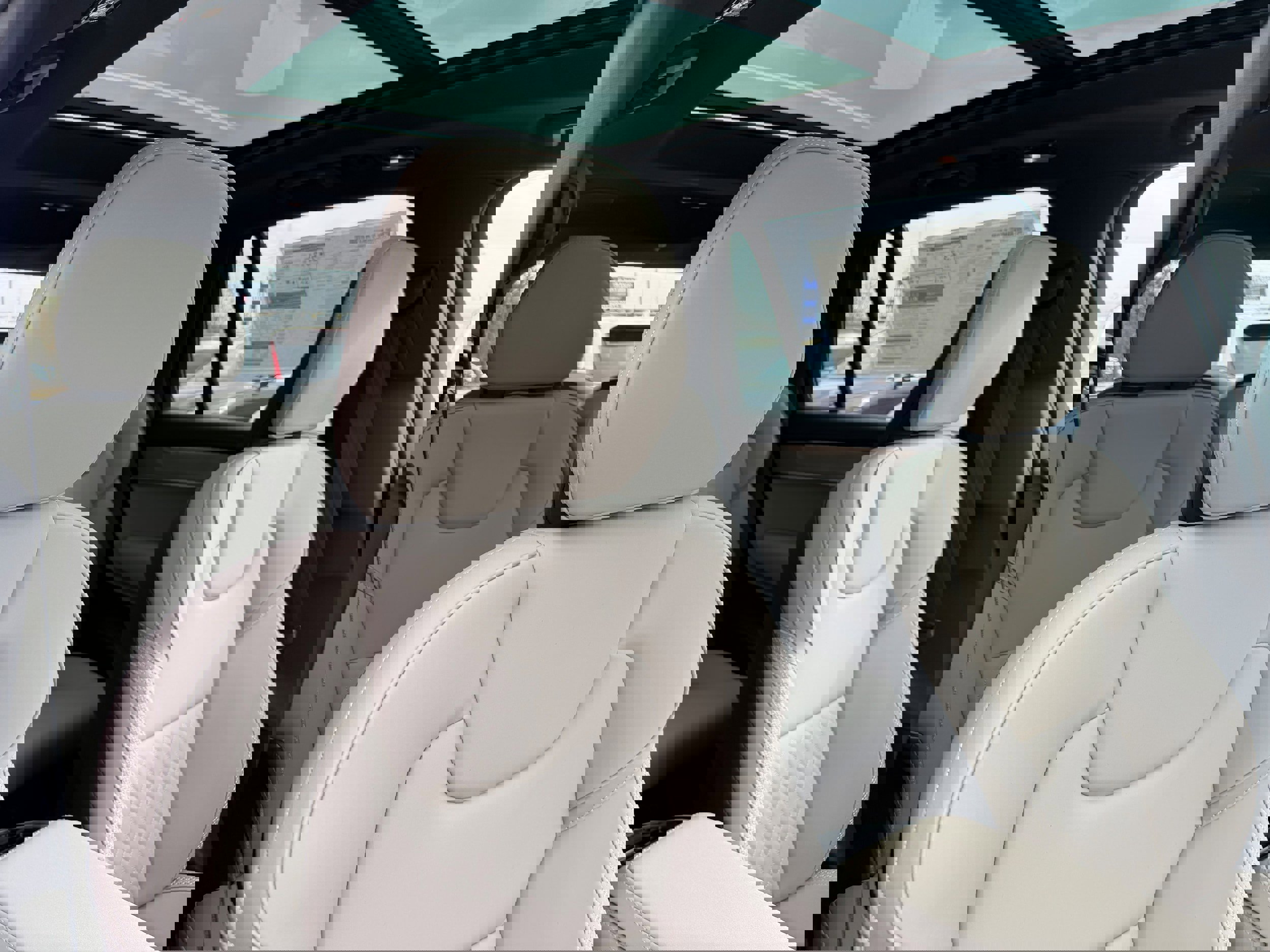 New 2026 Volvo XC90 B6 Plus w/ Protection Package Premier image 9