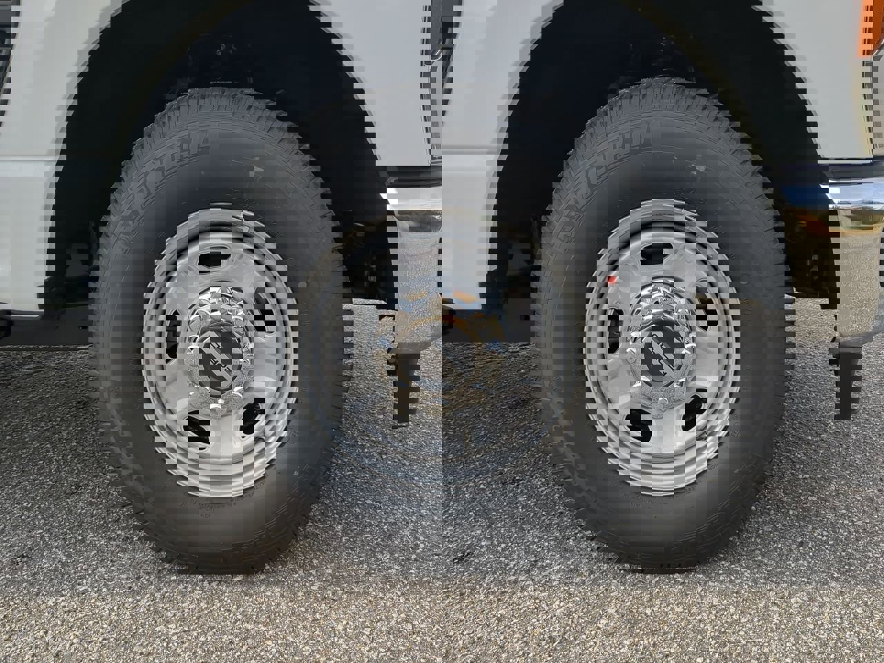 New 2026 Ford F250 XL w/ XL Chrome Package image 9