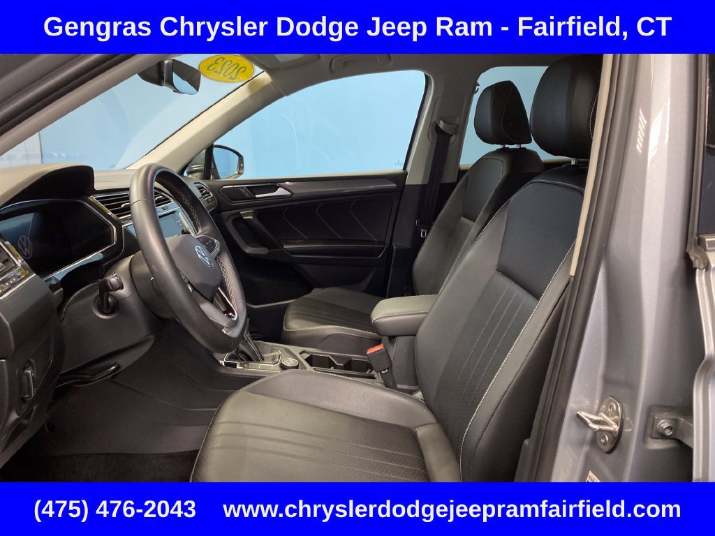 Used 2023 Volkswagen Tiguan SE AWD/4WD image 9