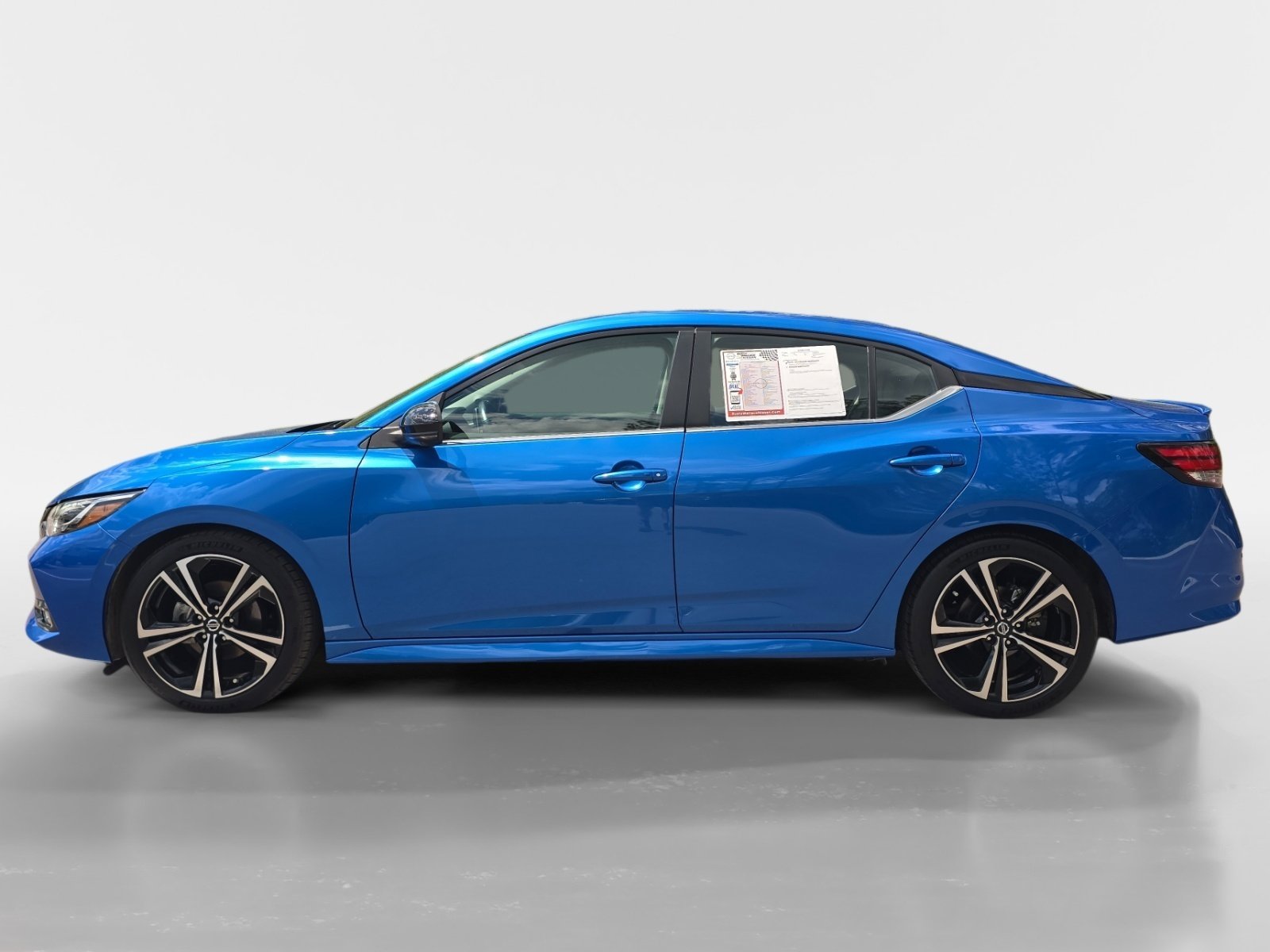 Used 2023 Nissan Sentra SR w/ SR Premium Package image 2