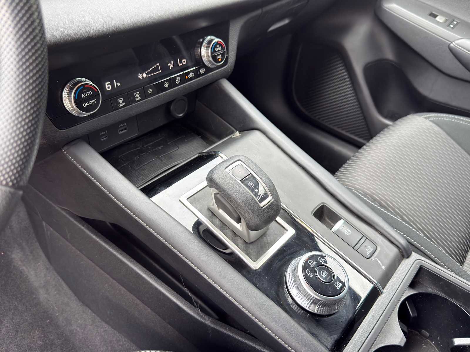 Used 2022 Mitsubishi Outlander ES image 10