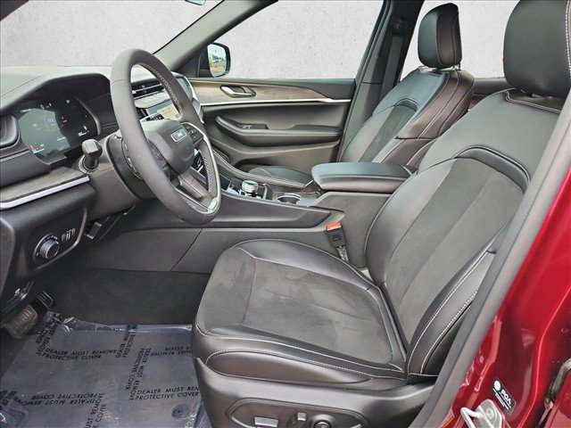 Used 2026 Jeep Grand Cherokee Altitude AWD/4WD image 21